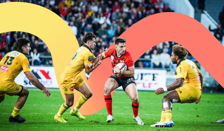 Joueur du RCT débordant un défenseur du Stade Rochelais